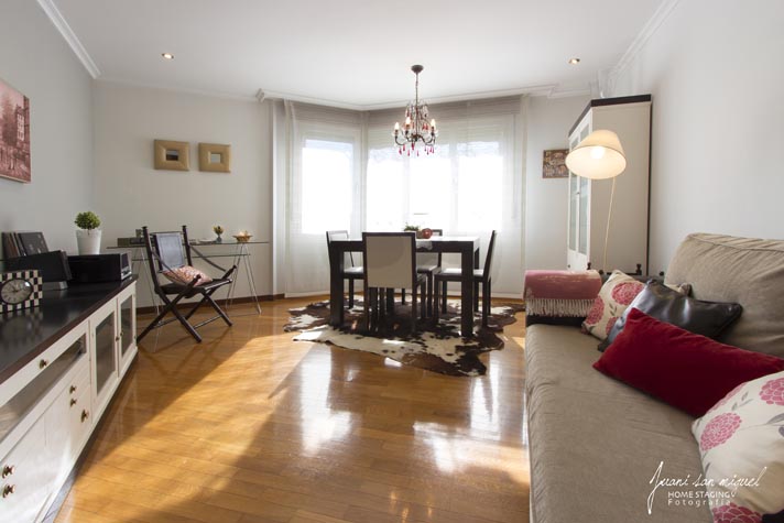 Salón luminoso en Piso de Cascajos