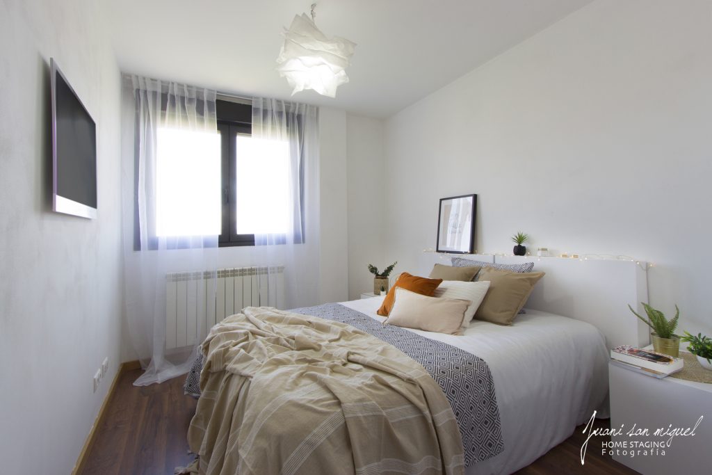 Dormitorio principal de Piso en Venta en La Cava, Logroño