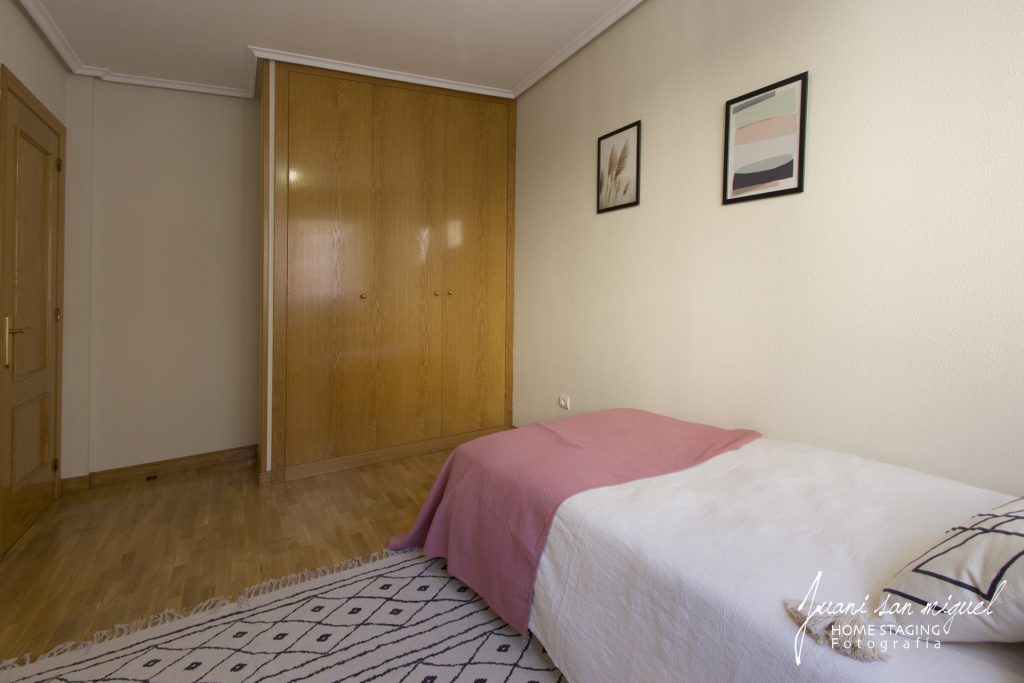 Habitación con armario empotrado en Piso en Venta en el Centro de Logroño