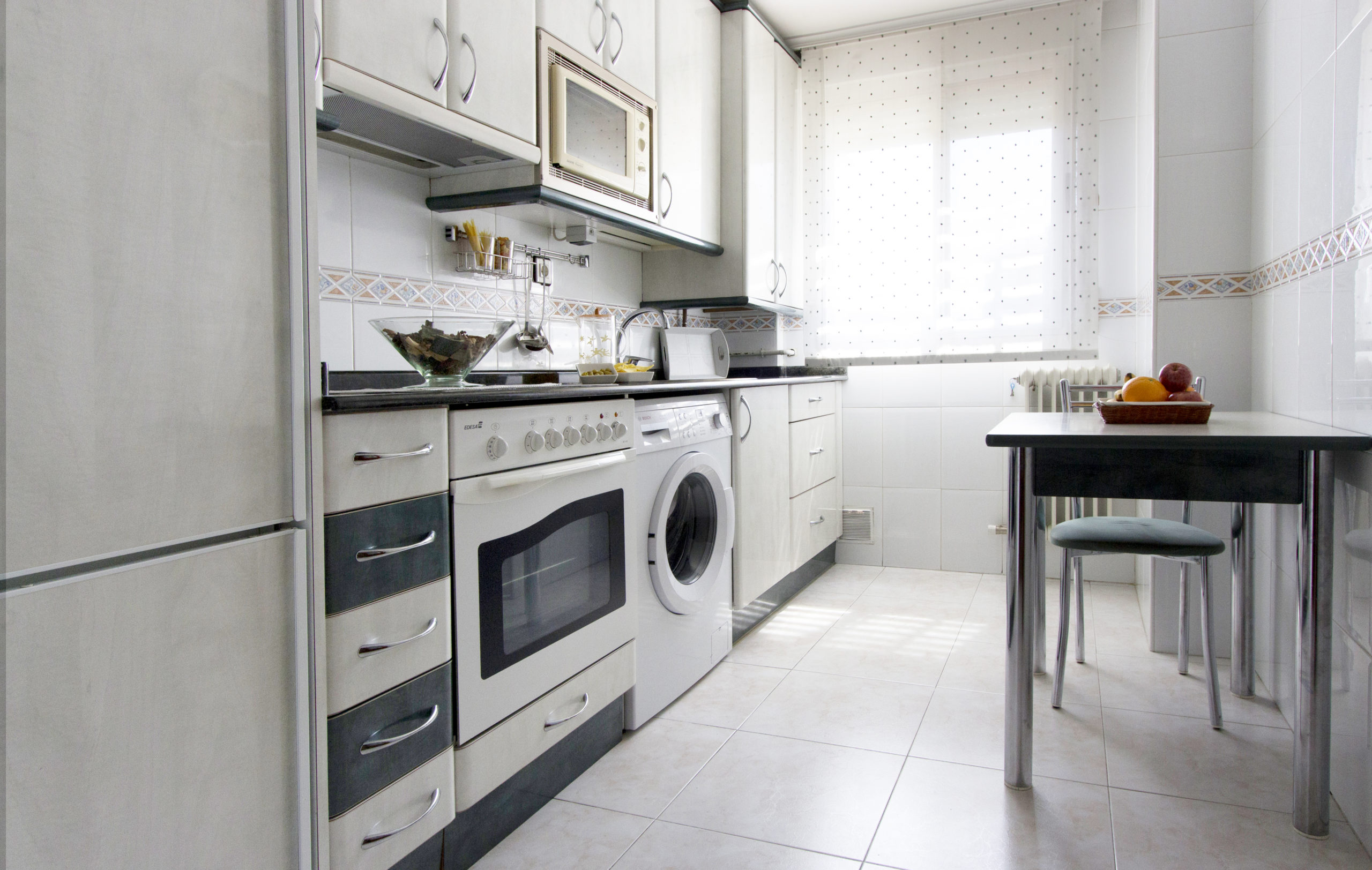 Después de Cocina de apartamento en Portillejo