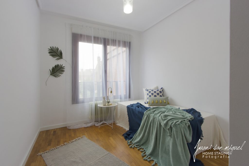 Habitación azul en Unifamiliar en Venta en Avda. de Madrid, Logroño